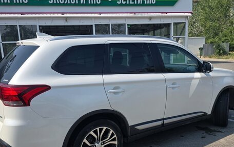 Mitsubishi Outlander III рестайлинг 3, 2017 год, 2 200 000 рублей, 4 фотография