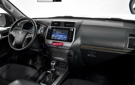 Toyota Land Cruiser Prado 150 рестайлинг 2, 2019 год, 5 300 000 рублей, 9 фотография