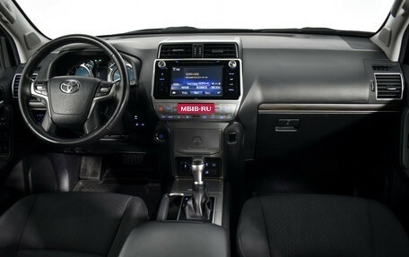 Toyota Land Cruiser Prado 150 рестайлинг 2, 2019 год, 5 300 000 рублей, 10 фотография