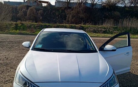 Hyundai Elantra VI рестайлинг, 2019 год, 1 950 000 рублей, 3 фотография