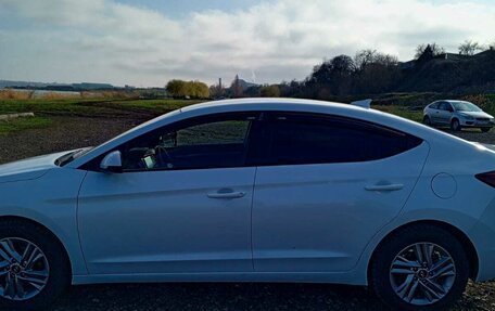 Hyundai Elantra VI рестайлинг, 2019 год, 1 950 000 рублей, 10 фотография