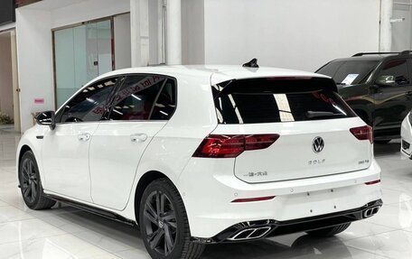 Volkswagen Golf VIII, 2022 год, 2 075 000 рублей, 3 фотография