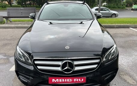 Mercedes-Benz E-Класс, 2019 год, 4 150 000 рублей, 2 фотография