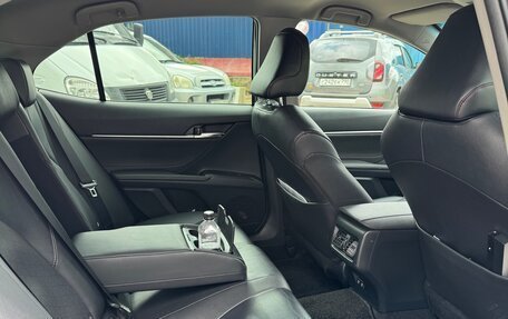 Toyota Camry, 2021 год, 3 600 000 рублей, 10 фотография