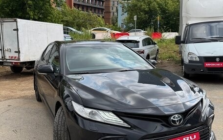 Toyota Camry, 2021 год, 3 600 000 рублей, 2 фотография