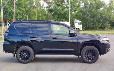 Toyota Land Cruiser Prado 150 рестайлинг 2, 2021 год, 6 200 000 рублей, 5 фотография