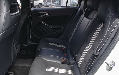 Mercedes-Benz GLA, 2018 год, 1 998 000 рублей, 10 фотография