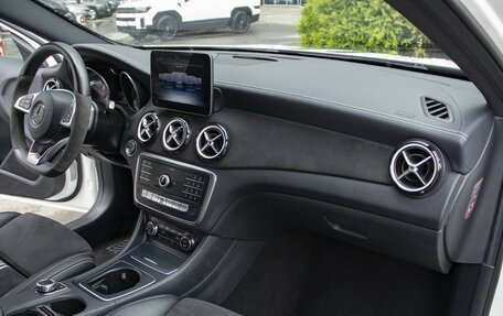 Mercedes-Benz GLA, 2018 год, 1 998 000 рублей, 16 фотография