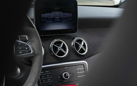 Mercedes-Benz GLA, 2018 год, 1 998 000 рублей, 19 фотография