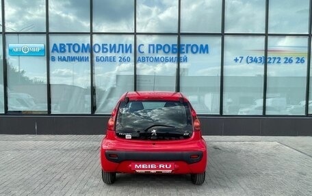 Peugeot 107 I рестайлинг, 2013 год, 550 111 рублей, 4 фотография