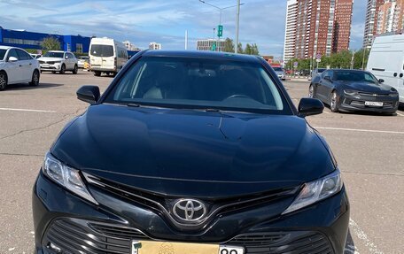 Toyota Camry, 2018 год, 2 190 000 рублей, 4 фотография