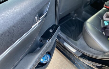 Toyota Camry, 2018 год, 2 190 000 рублей, 22 фотография