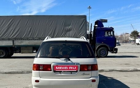 Toyota Ipsum II, 2000 год, 550 000 рублей, 4 фотография
