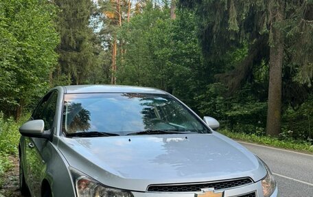 Chevrolet Cruze II, 2009 год, 595 000 рублей, 2 фотография