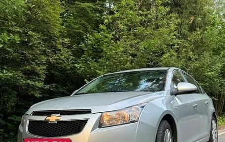 Chevrolet Cruze II, 2009 год, 595 000 рублей, 3 фотография