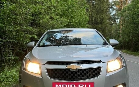 Chevrolet Cruze II, 2009 год, 595 000 рублей, 5 фотография
