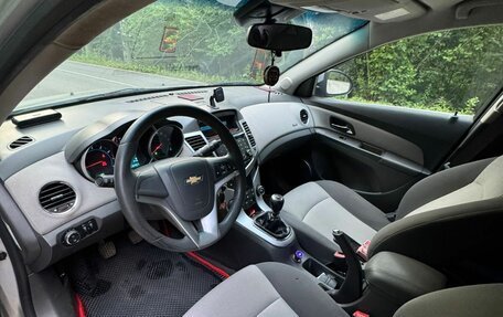 Chevrolet Cruze II, 2009 год, 595 000 рублей, 13 фотография