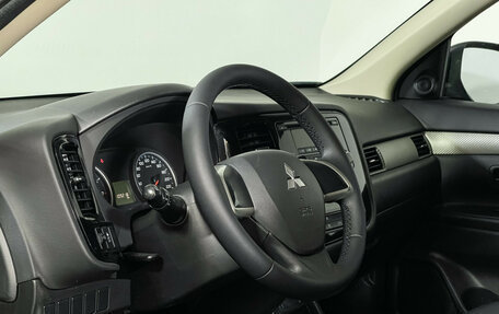 Mitsubishi Outlander III рестайлинг 3, 2014 год, 1 247 000 рублей, 13 фотография