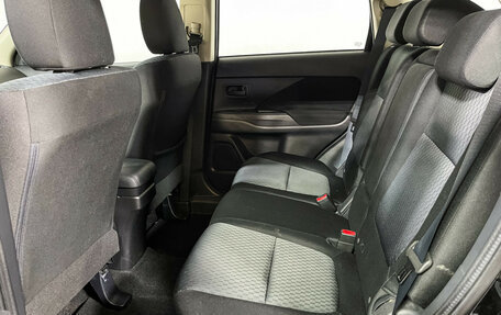 Mitsubishi Outlander III рестайлинг 3, 2014 год, 1 247 000 рублей, 10 фотография