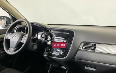 Mitsubishi Outlander III рестайлинг 3, 2014 год, 1 247 000 рублей, 9 фотография