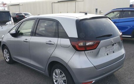 Honda Fit, 2022 год, 1 350 000 рублей, 3 фотография