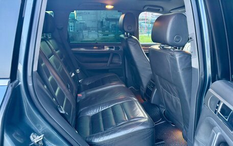 Volkswagen Touareg III, 2003 год, 808 000 рублей, 26 фотография