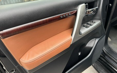 Toyota Land Cruiser 200, 2014 год, 5 000 000 рублей, 21 фотография