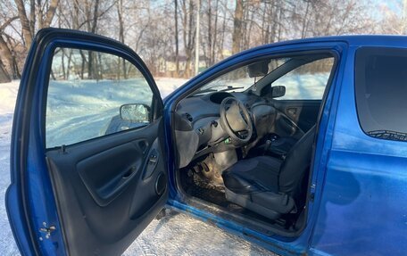 Toyota Yaris I рестайлинг, 2003 год, 255 000 рублей, 16 фотография