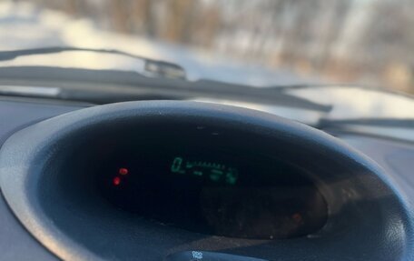 Toyota Yaris I рестайлинг, 2003 год, 255 000 рублей, 13 фотография