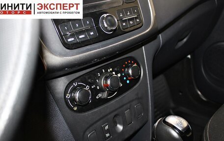 Renault Logan II, 2017 год, 749 900 рублей, 12 фотография