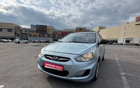 Hyundai Solaris II рестайлинг, 2011 год, 820 000 рублей, 1 фотография