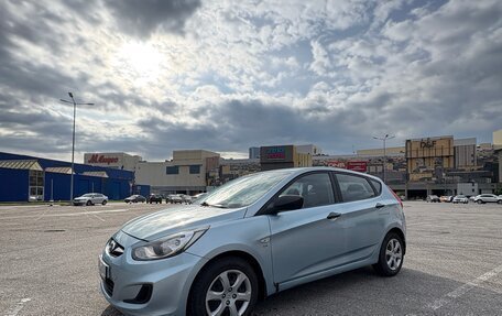 Hyundai Solaris II рестайлинг, 2011 год, 820 000 рублей, 2 фотография