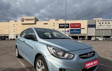 Hyundai Solaris II рестайлинг, 2011 год, 820 000 рублей, 5 фотография