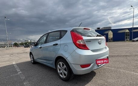 Hyundai Solaris II рестайлинг, 2011 год, 820 000 рублей, 3 фотография