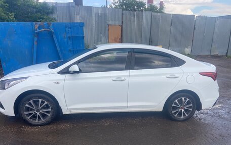 Hyundai Solaris II рестайлинг, 2017 год, 1 020 000 рублей, 5 фотография