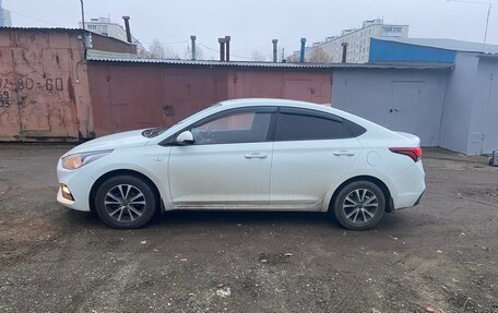 Hyundai Solaris II рестайлинг, 2017 год, 1 020 000 рублей, 4 фотография