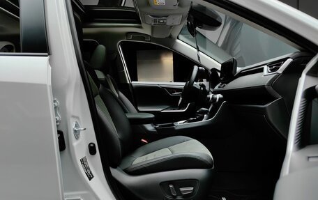 Toyota RAV4, 2024 год, 4 250 000 рублей, 26 фотография
