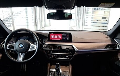 BMW 5 серия, 2019 год, 4 499 000 рублей, 18 фотография