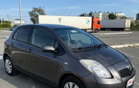Toyota Yaris III рестайлинг, 2008 год, 700 000 рублей, 2 фотография