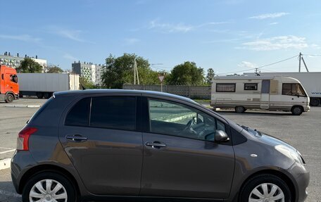 Toyota Yaris III рестайлинг, 2008 год, 700 000 рублей, 11 фотография