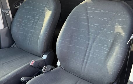 Toyota Yaris III рестайлинг, 2008 год, 700 000 рублей, 13 фотография