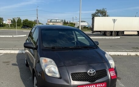 Toyota Yaris III рестайлинг, 2008 год, 700 000 рублей, 3 фотография