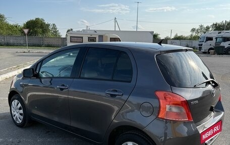Toyota Yaris III рестайлинг, 2008 год, 700 000 рублей, 6 фотография