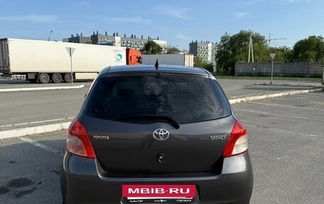 Toyota Yaris III рестайлинг, 2008 год, 700 000 рублей, 8 фотография