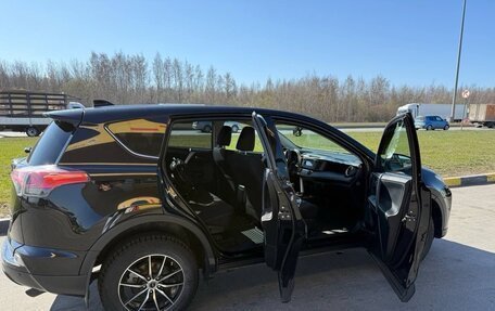 Toyota RAV4, 2018 год, 2 400 000 рублей, 4 фотография