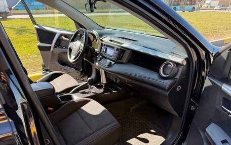Toyota RAV4, 2018 год, 2 400 000 рублей, 6 фотография