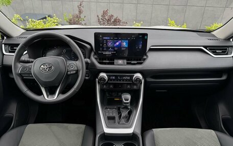 Toyota RAV4, 2025 год, 4 300 000 рублей, 14 фотография
