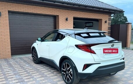 Toyota C-HR I рестайлинг, 2021 год, 2 500 000 рублей, 4 фотография