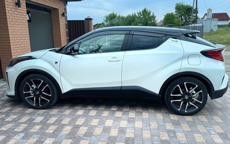 Toyota C-HR I рестайлинг, 2021 год, 2 500 000 рублей, 12 фотография