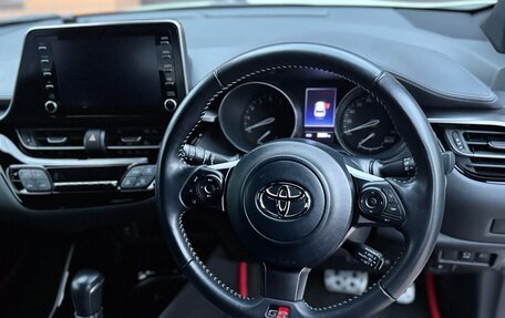 Toyota C-HR I рестайлинг, 2021 год, 2 500 000 рублей, 10 фотография